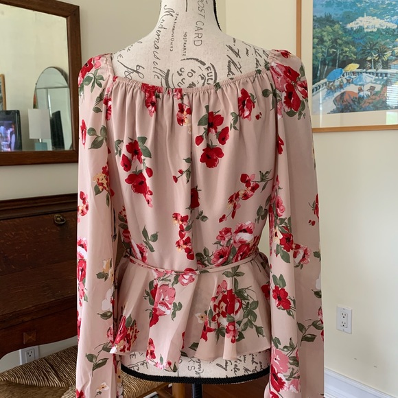 Leith Nordstrom NWT Floral Peplum Wrap Top Medium - Picture 2 of 8